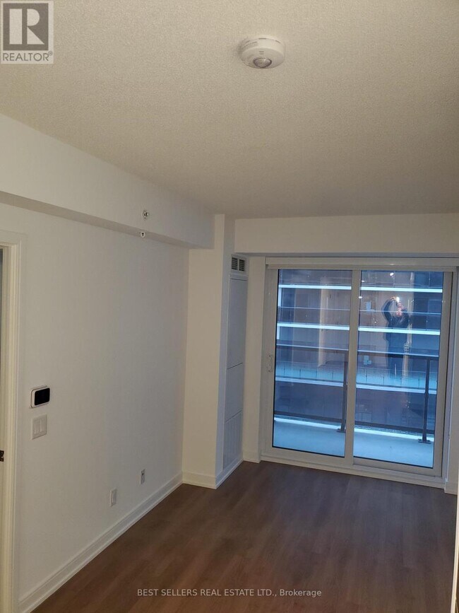 Photo - 30 Samuel Wood Wy Unit 605