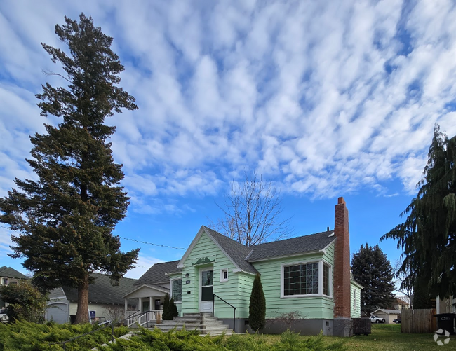 Building Photo - 328 L St Rental