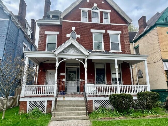 Building Photo - 5498 Hayes St Unit #1