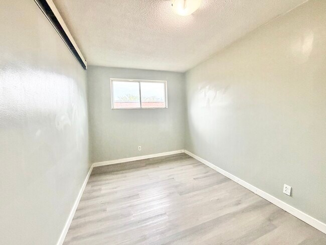 Photo - 2 BED - 1 BATH - APARTMENT - LONDON Unité 1