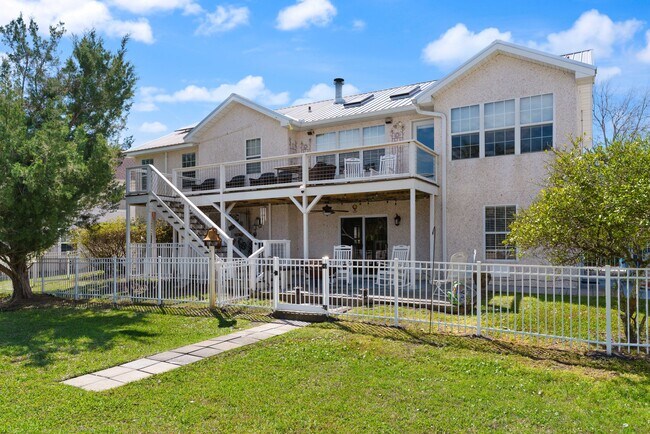 Photo - 111 Thompson Cove Rd