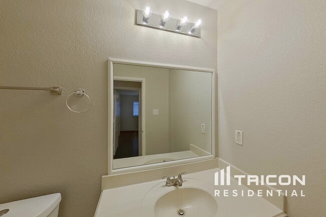 Photo - 3018 High Gate Dr