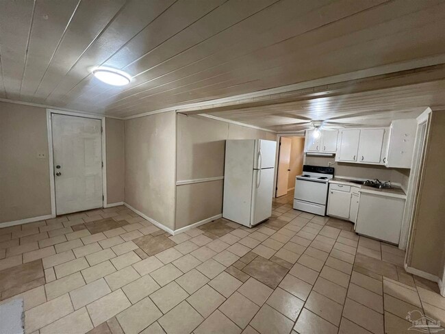 Photo - 1036 Hawthorn Dr