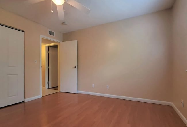 Guest bedroom entrance - 6519 W Newberry Rd Unit 508
