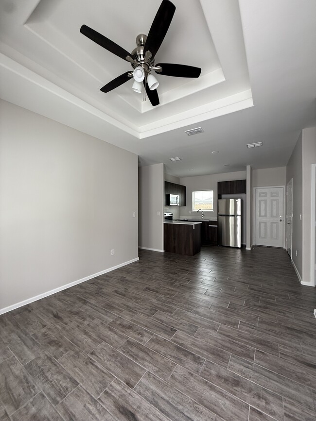 Open floor plan - 1401 Shavano Dr Apartamentos Unidad 1308