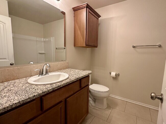 Photo - 7046 95th St