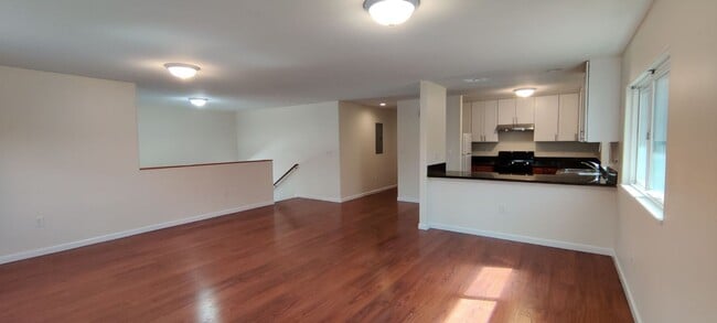 Photo - 3471 Harding Ave Unit Upstairs