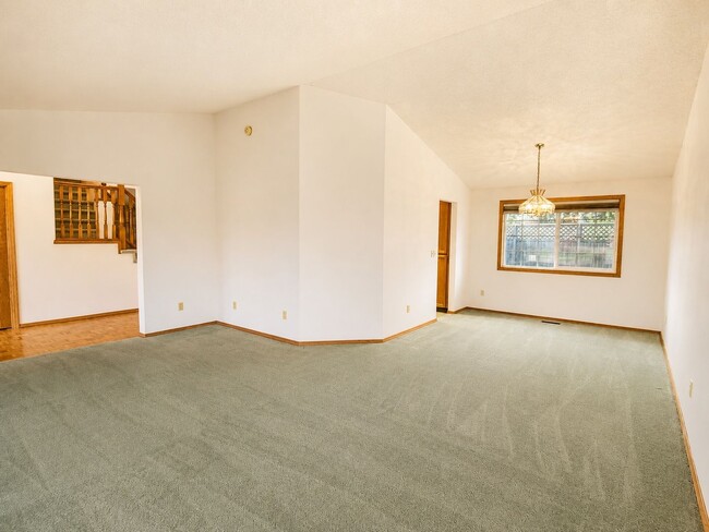 Photo - 226 Sparks Dr
