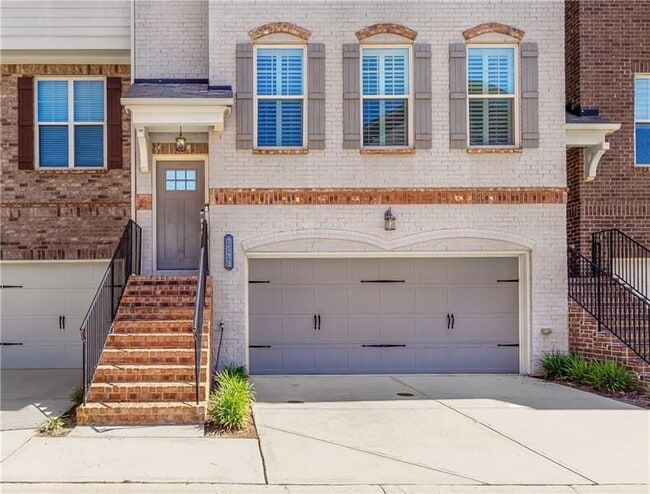 Photo - 1618 Longmoor Ln
