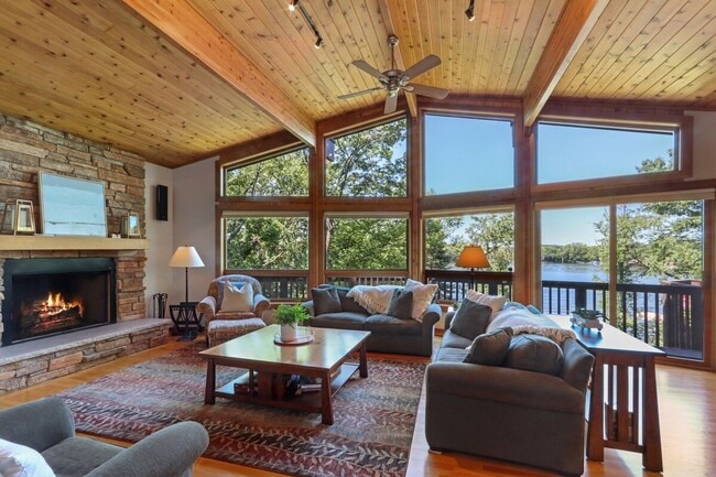 Photo - Whitewater Lakefront Furnished Lodge Avail...