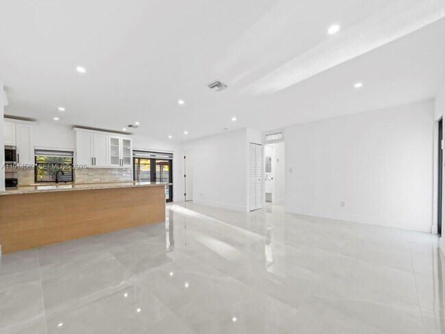 Photo - 19850 Franjo Rd