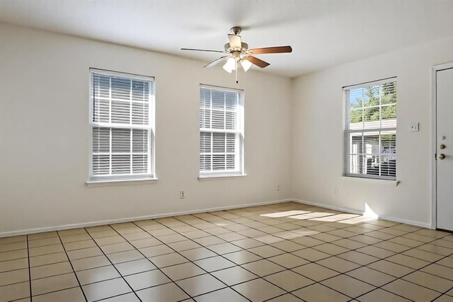 Photo - 1115 Brookswood Ave