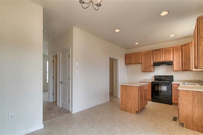 Photo - Coming Soon! Spacious 3 Bedroom, 2.5 Bath ...
