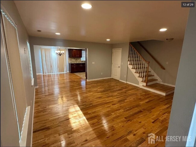 Photo - 135 Longfellow St