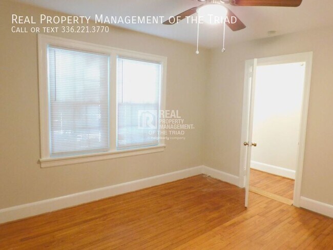 Photo - Mid-Town Greensboro 2 Bed / 1 Bath Duplex ... Unit B