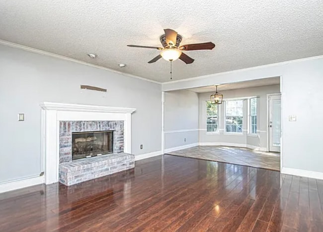 Photo - 2402 Shaker Ridge