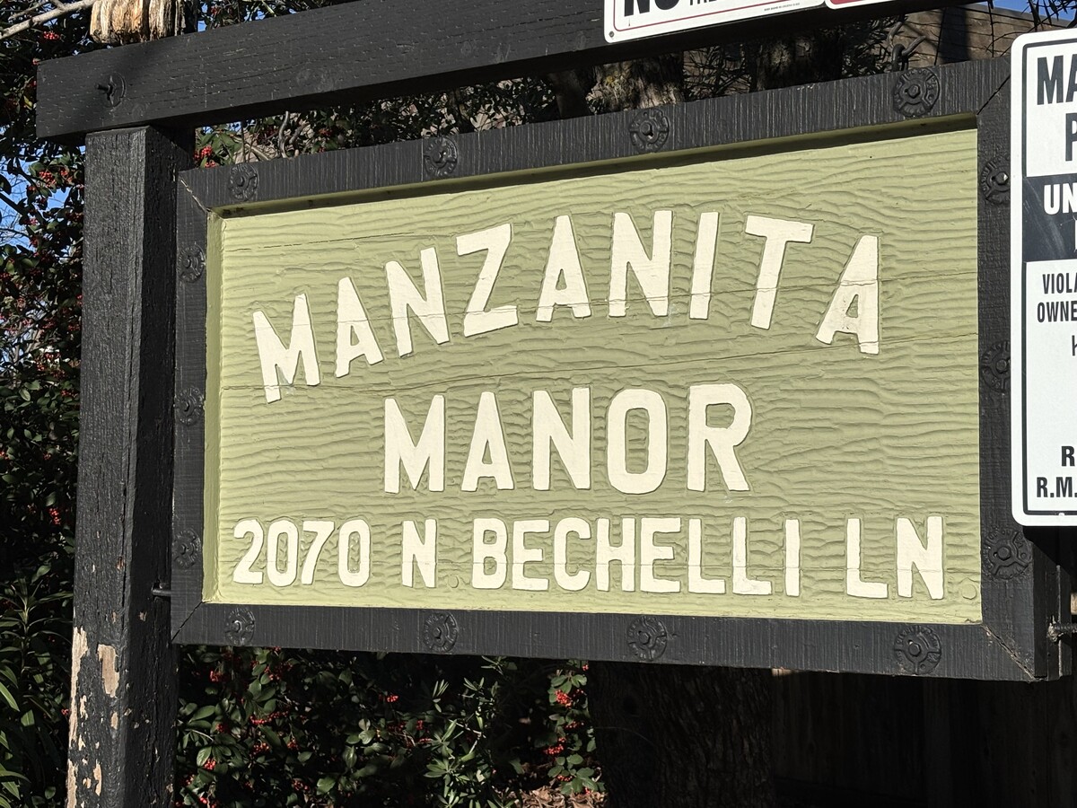 Manzanita Manor Apartments - Manzanita Manor Apartments