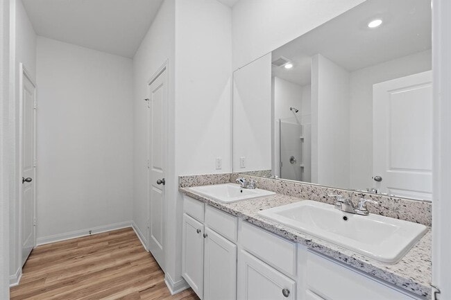 Photo - 14400 Wahlbergs Wy