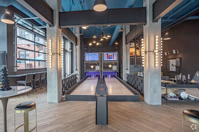 Gaux Social - Margaux Midtown Rental