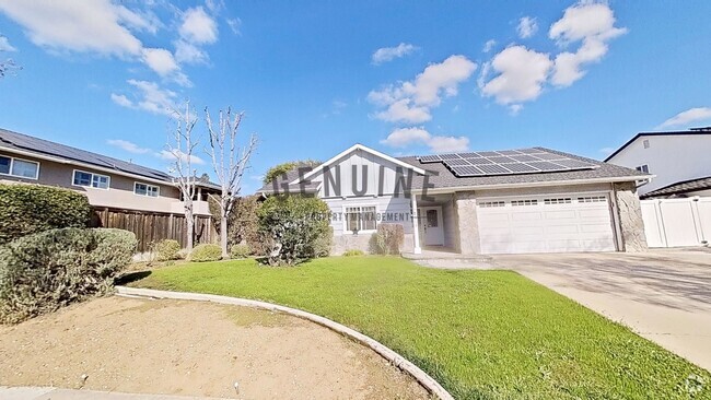 Building Photo - Beautifully Upgraded 4 Bedroom Pool House ...