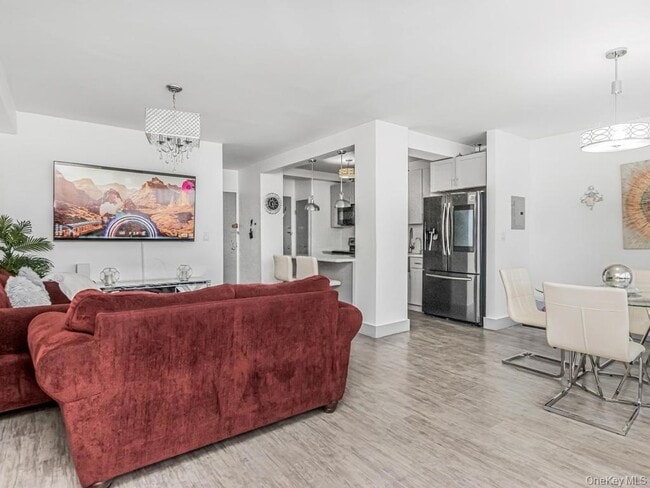 Photo - 9 Fordham Hill Oval Unit 11C