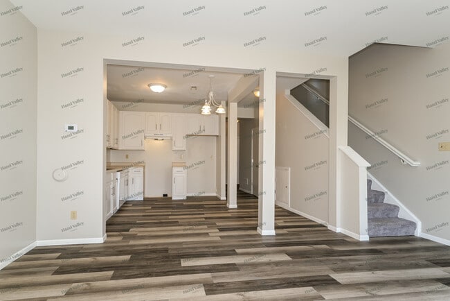 Photo - 4947 Heritage Heights Cir