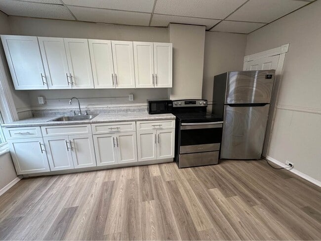 Building Photo - 11 S Webster Ave Unit 1 Rental