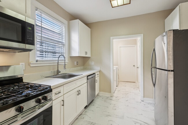 Photo - 2209 Broadway St House