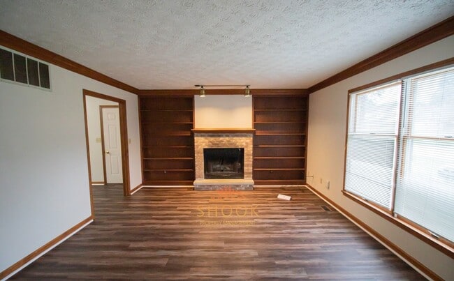 Photo - Large 3 BR Condo/Townhome in Outskirts of ...