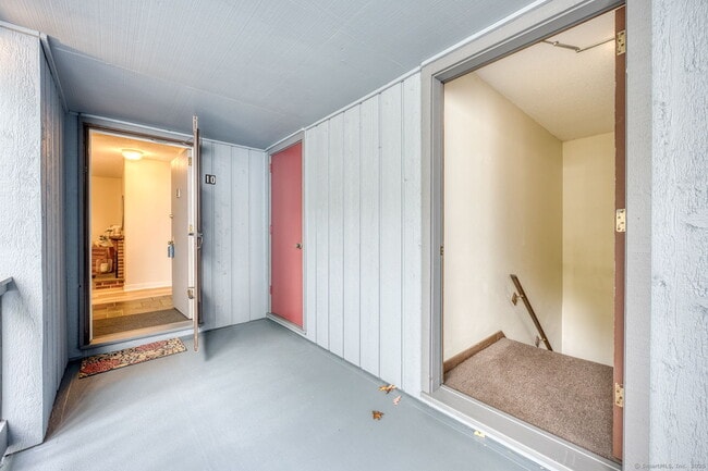 Photo - 10 Deepwood Dr Unit 10