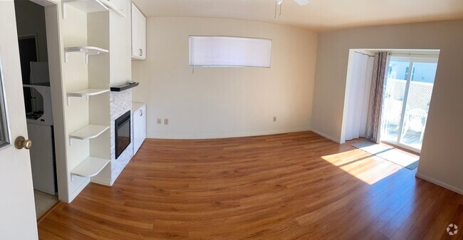 Building Photo - 129 S Irena Ave Unit A Bachelor Rental
