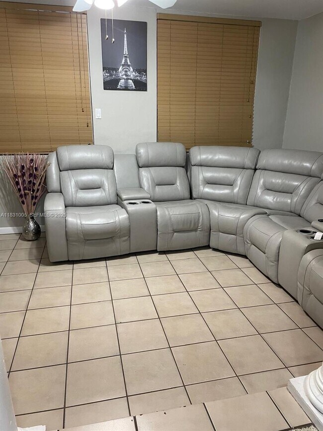 Photo - 266 E 12th St