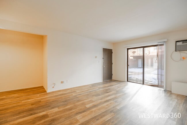 Photo - 10413 Dearlove Rd Unit AG