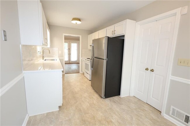 Photo - 1359 Oakengate Dr