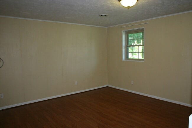 Photo - Seymour, 4 bedroom, hardwood floors - Call Steve Davis (865) 681-1000