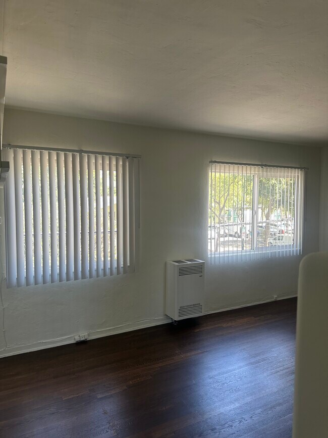 Photo - 1140 N Vista