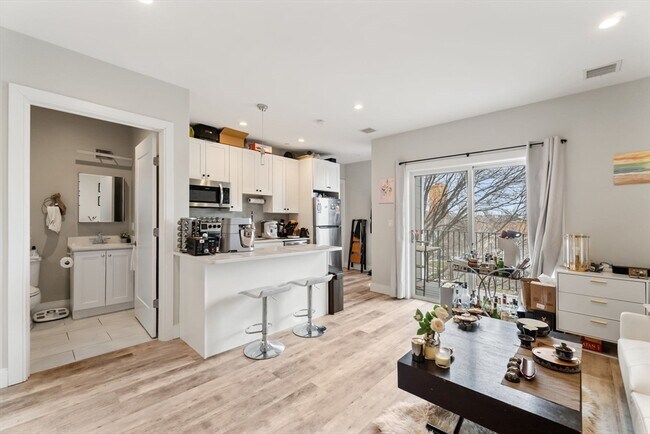 Building Photo - 1457 Tremont St Unit 308