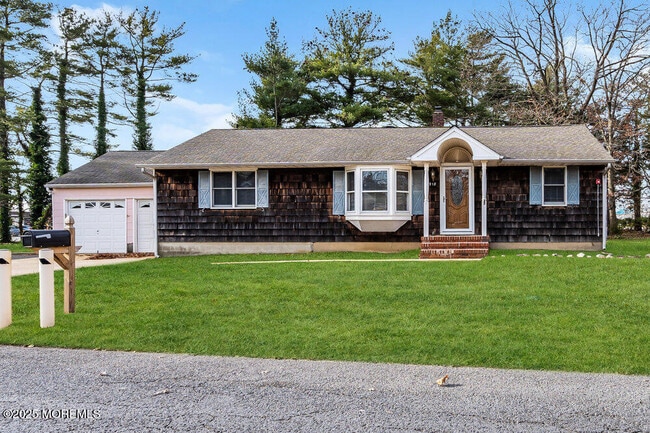 Building Photo - 918 Charles Dr