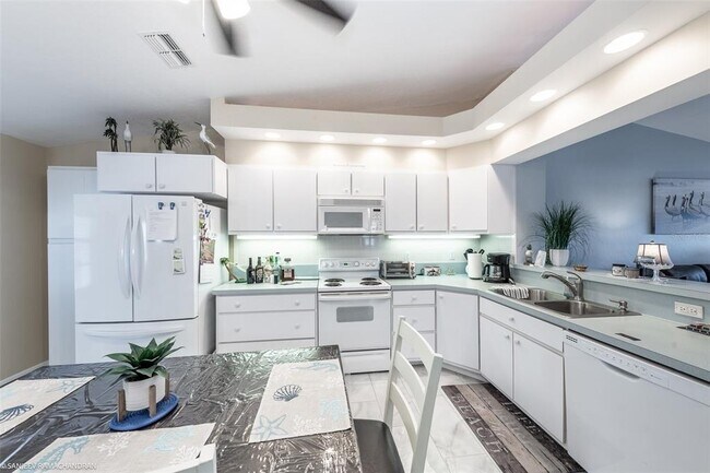 Photo - 11644 SW Egret Cir Unit 908