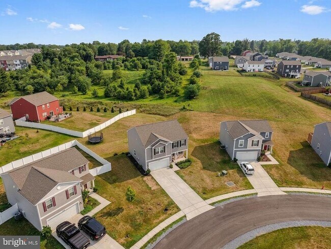 Photo - 115 Bell Tower Ln