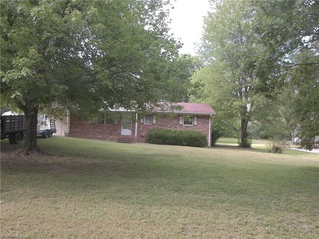 Building Photo - 3935 Yokley St