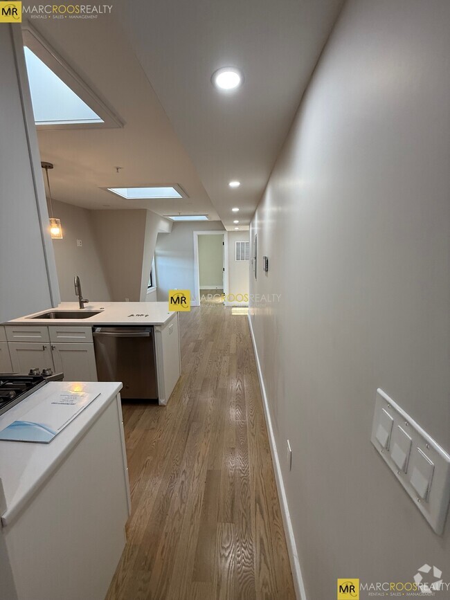 Building Photo - 155 Trenton St Unit 3 Rental