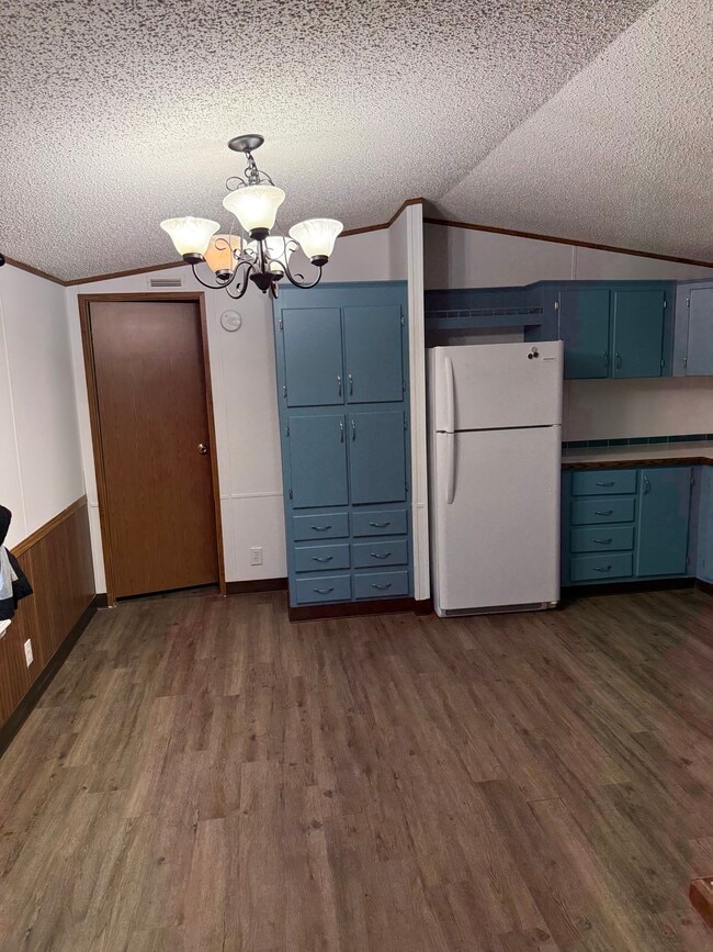 Photo - 2058 Krist Ln