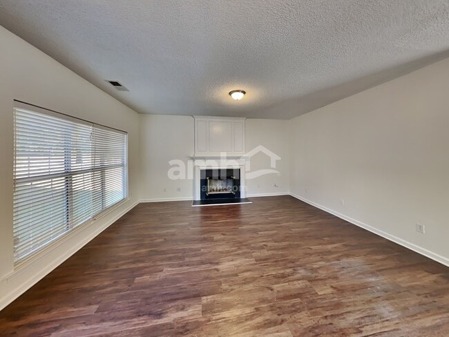 Photo - 11200 Longhedge Ln