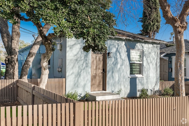 Photo - 1728 N Sierra Bonita Ave