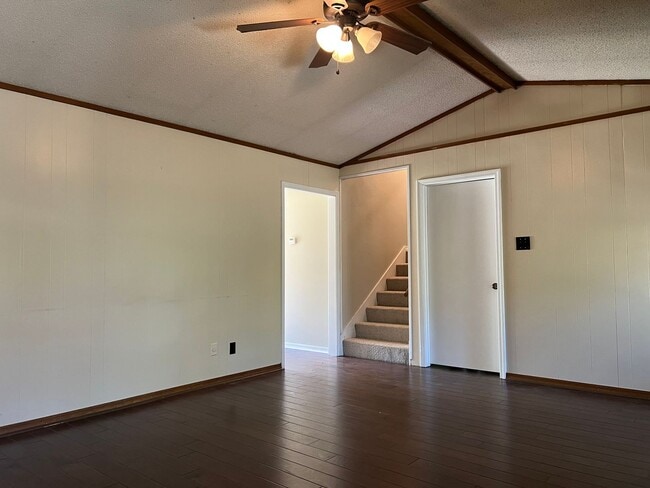 Photo - 3902 Sam Peck Rd