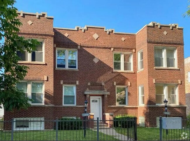 Building Photo - 1330 E 72nd Pl Rental