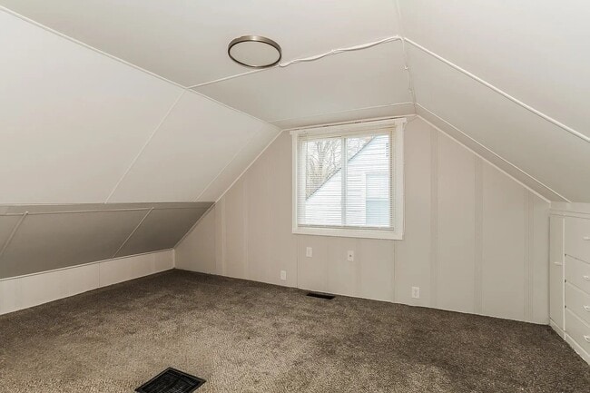 916 Clarence Ave