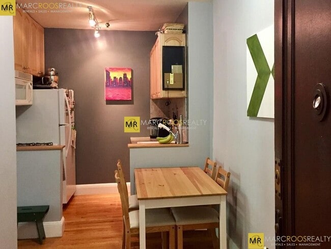 Building Photo - 2009 Commonwealth Ave Unit 2001-2 Rental