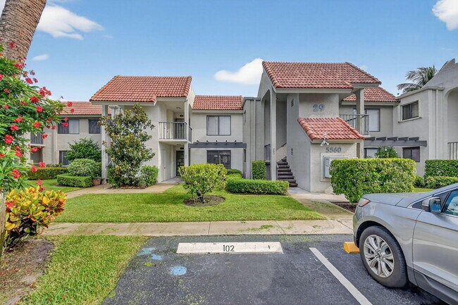 Photo - 5560 Fairway Park Dr Unit 102